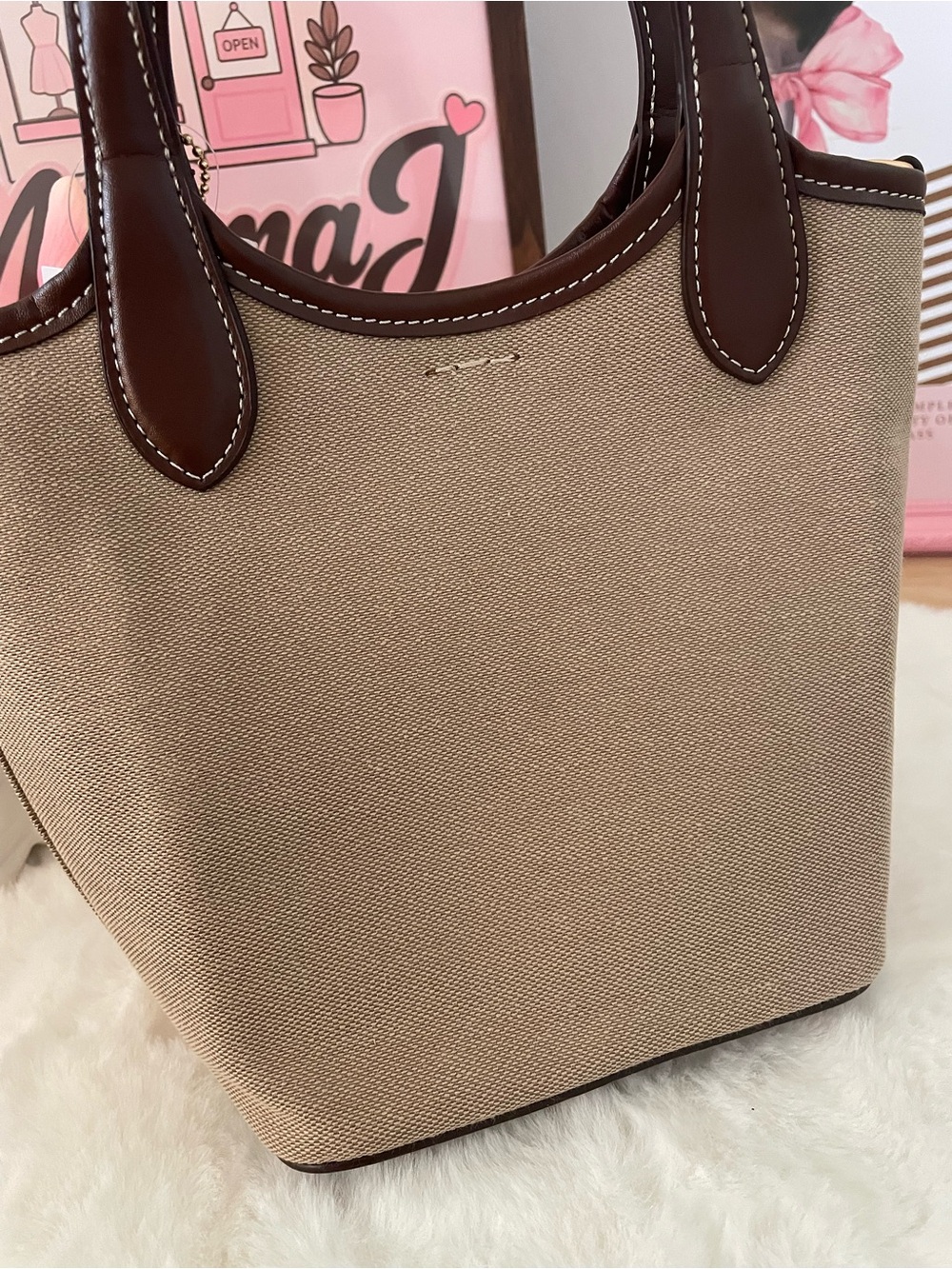 Coach Bucket Bag - Picture 4 of 5